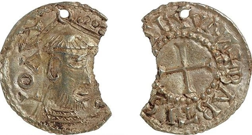 Μεγάλη ανακάλυψη στη Βρετανία: Εντοπίστηκε χρυσό νόμισμα 1.200 ετών που συνδέει τους Βίκινγκς με τον Χριστό