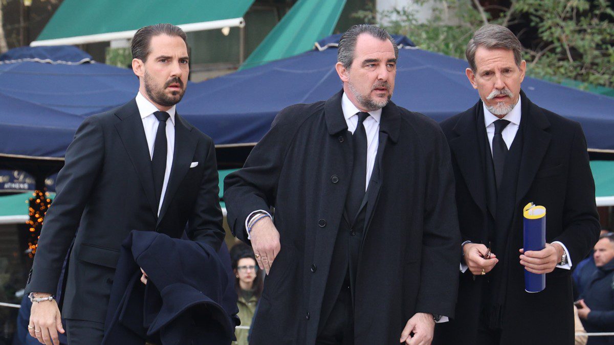 Home 47 Καταιγιστικές εξελίξεις για τα μέλη της πρώην βασιλικής οικογένειας και το επώνυμο «Ντε Γκρες» – Η επίσημη ανακοίνωση