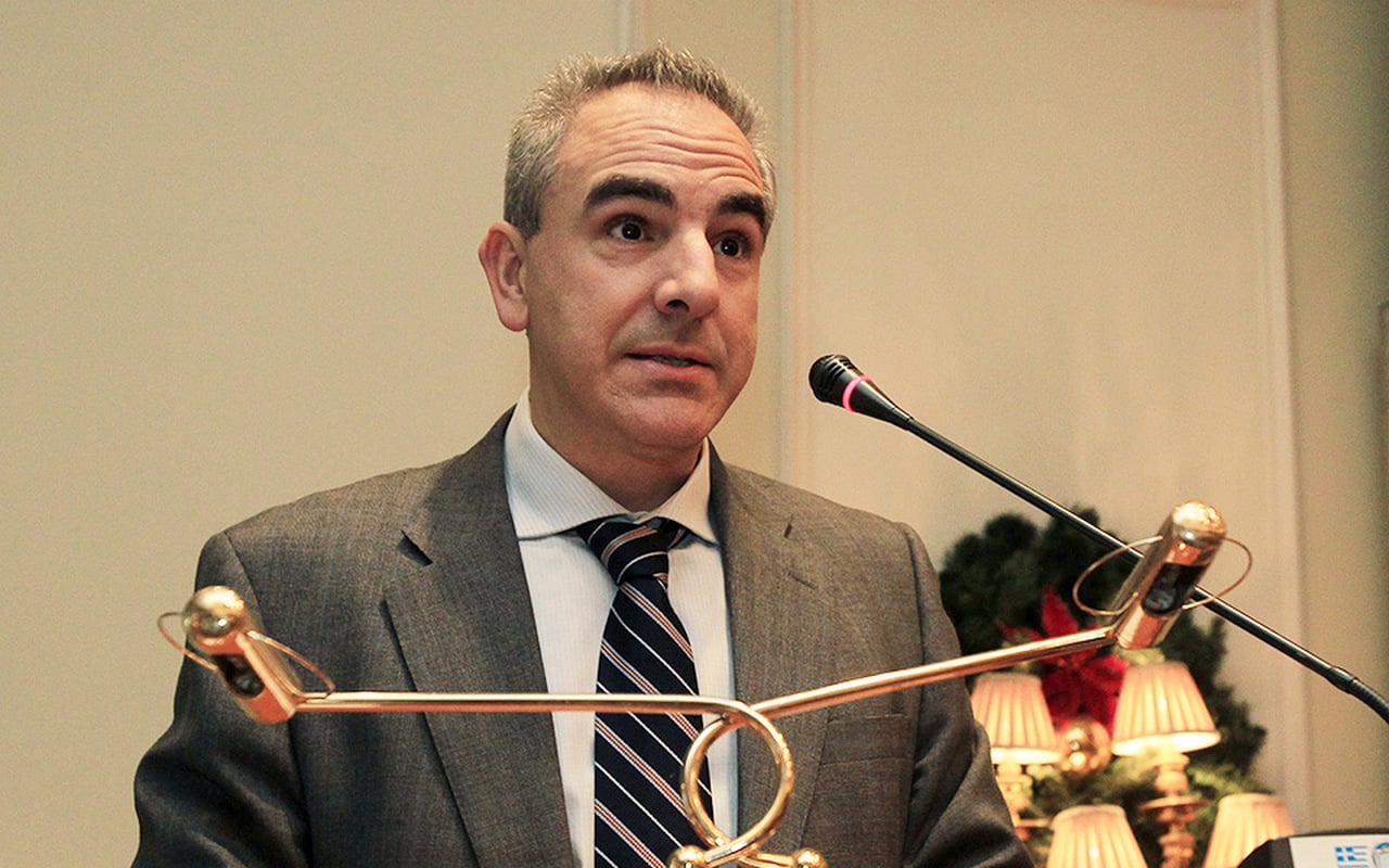 Θάνος Ντόκος στο Φόρουμ των Δελφών: Σε εγρήγορση για υβριδικές απειλές με συνεργασία Ισραήλ, ΗΠΑ, ΕΕ και χώρες του Κόλπου