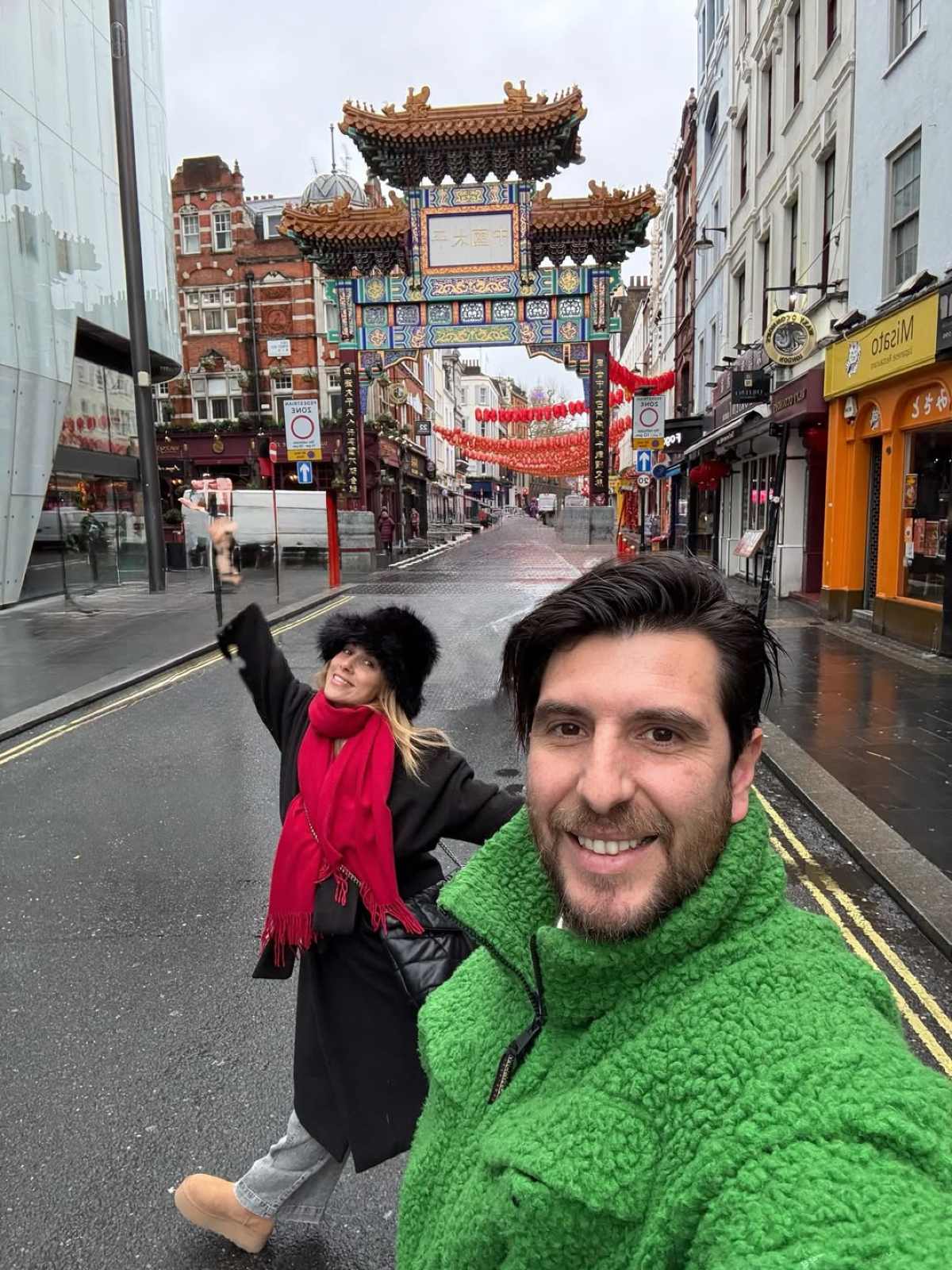 Η Ντορέττα Παπαδημητρίου μαζί με τους γιους της και τον Γιώργο Γεροντιδάκη στο Λονδίνο