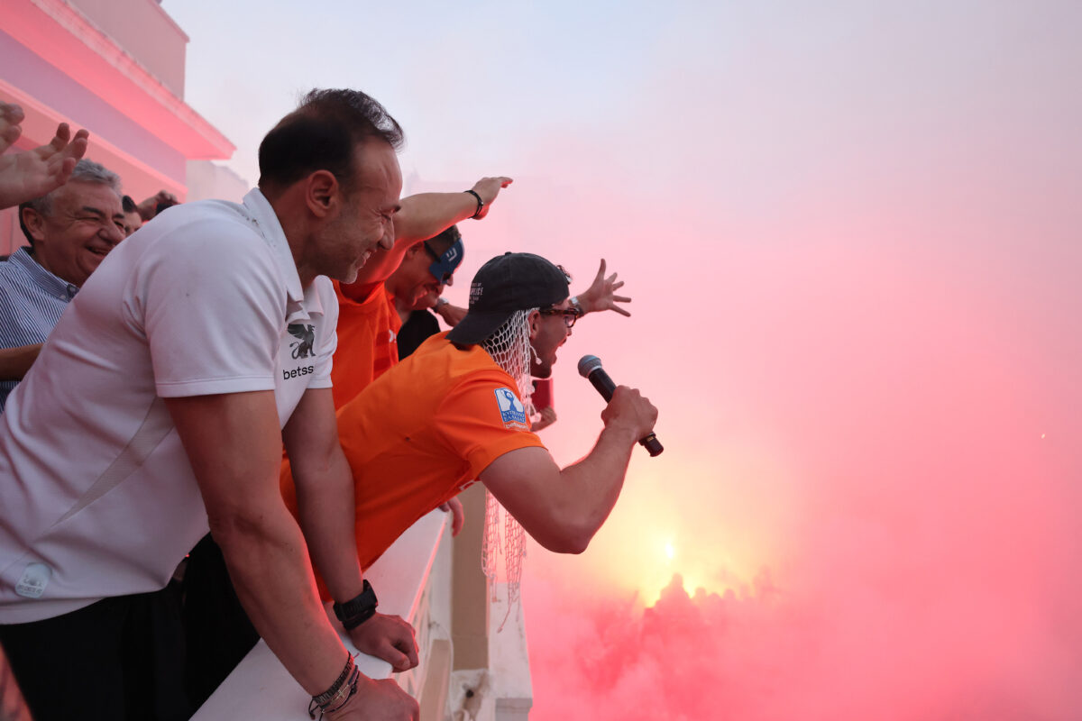 ΟΦΗ: Το Ηράκλειο πανηγύρισε και εξύμνησε Κόντη και παίκτες για την κατάκτηση του Κυπέλλου Ελλάδας Betsson