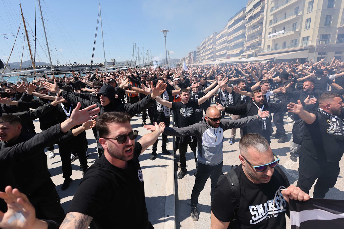 Φίλαθλοι ΠΑΟΚ και ΟΦΗ έστησαν γιορτή στην παραλία του Βόλου πριν τον τελικό Κυπέλλου Ελλάδας Betsson