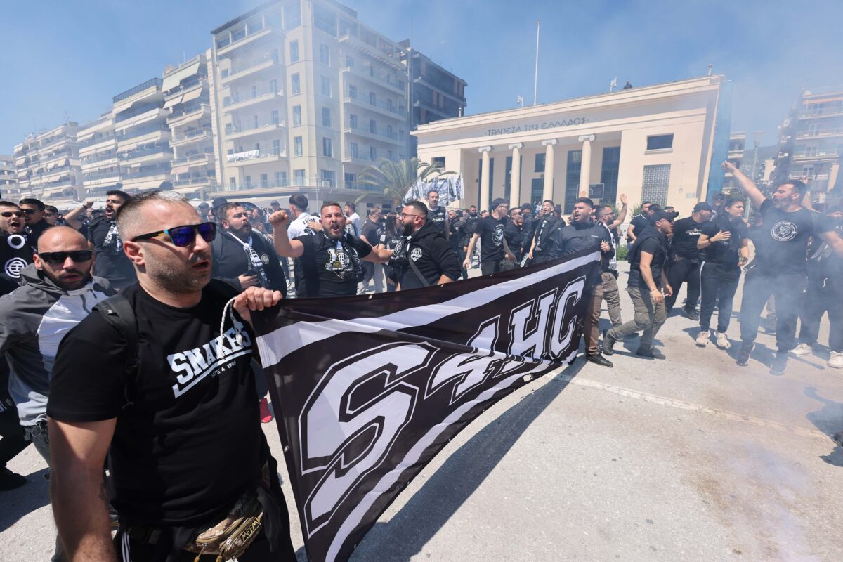 Φίλαθλοι ΠΑΟΚ και ΟΦΗ έστησαν γιορτή στην παραλία του Βόλου πριν τον τελικό Κυπέλλου Ελλάδας Betsson