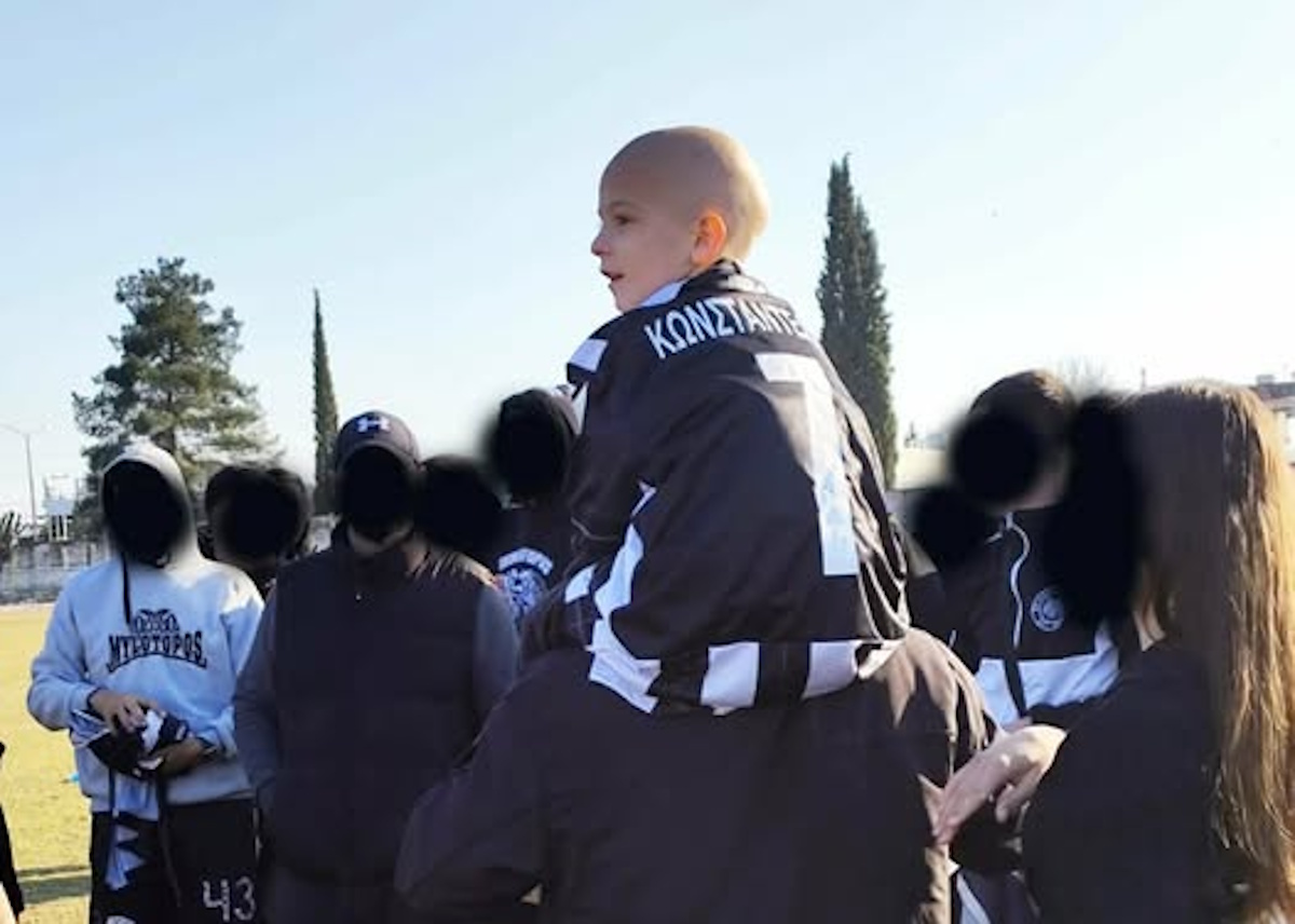 Αποχαιρετισμός στον 7χρονο Γιωργάκη, τον φίλαθλο του ΠΑΟΚ που πάλευε με τον καρκίνο