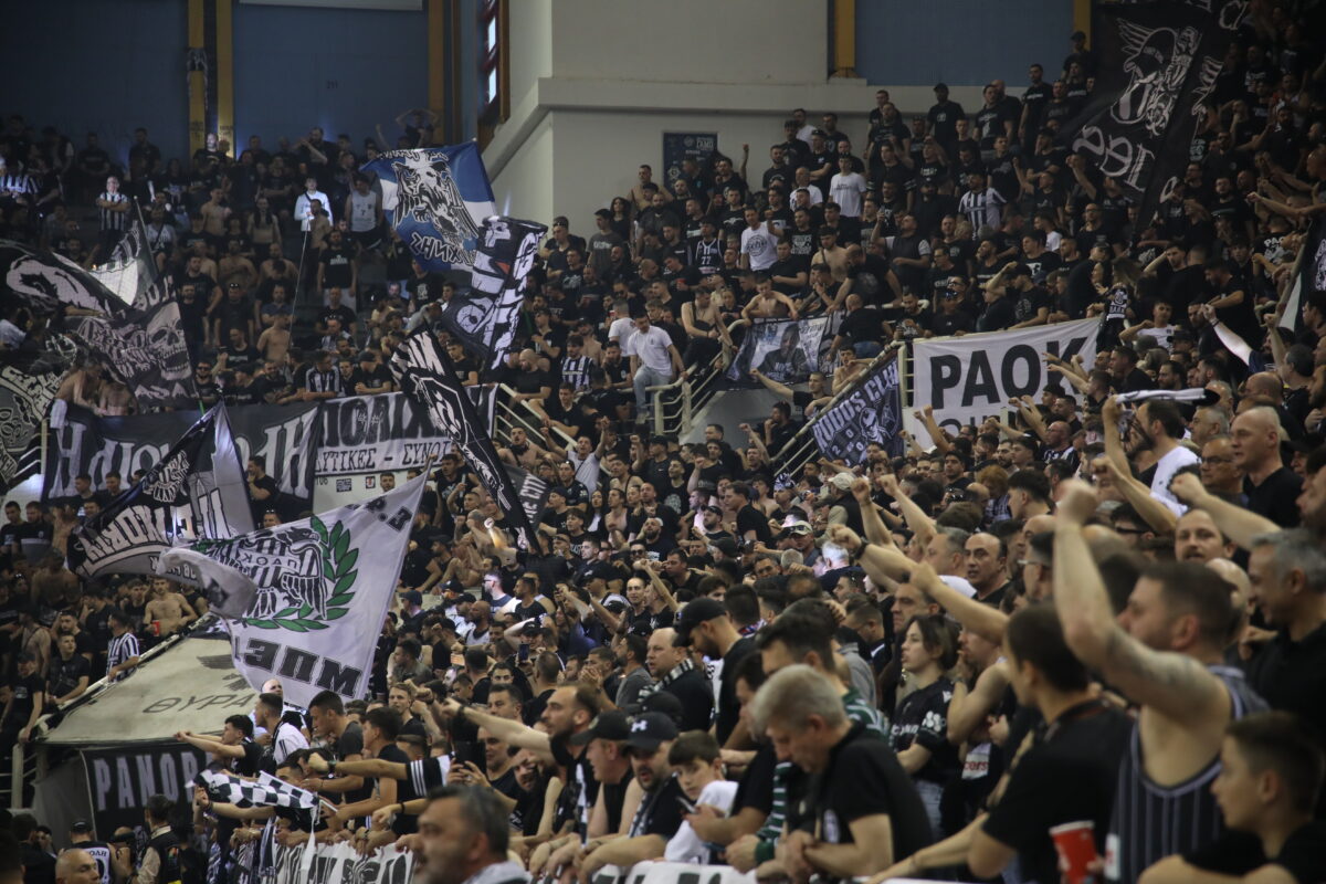 ΠΑΟΚ – Άρης: Η «PAOK Sports Arena» πλημμύρισε σημαίες πριν το ντέρμπι της Θεσσαλονίκης στη GBL