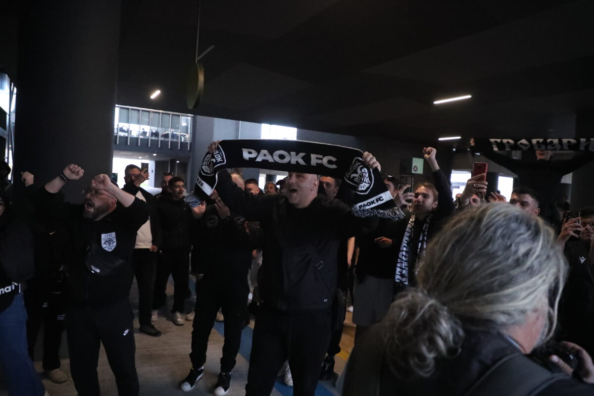 ΠΑΟΚ: Θριαμβευτική υποδοχή μετά τη νίκη επί της Μούρθια στο FIBA Europe Cup 2 ΠΑΟΚ: Θριαμβευτική υποδοχή μετά τη νίκη επί της Μούρθια στο FIBA Europe Cup