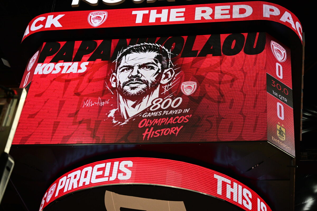 Ο Κώστας Παπανικολάου συμπλήρωσε 800 εμφανίσεις με τη φανέλα του Ολυμπιακού