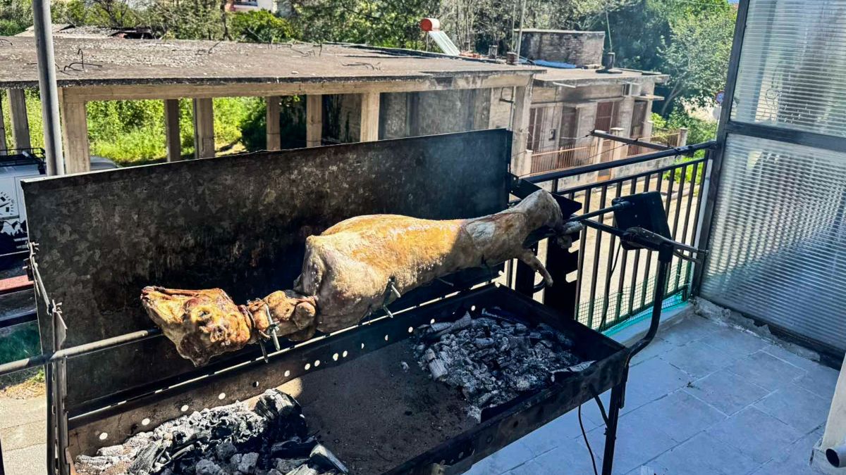 Πάσχα με ΠΑΣΟΚ ή ΝΔ; Ανακαλύψτε τη διαφορά μέσω των γκάλοπ απαντήσεων