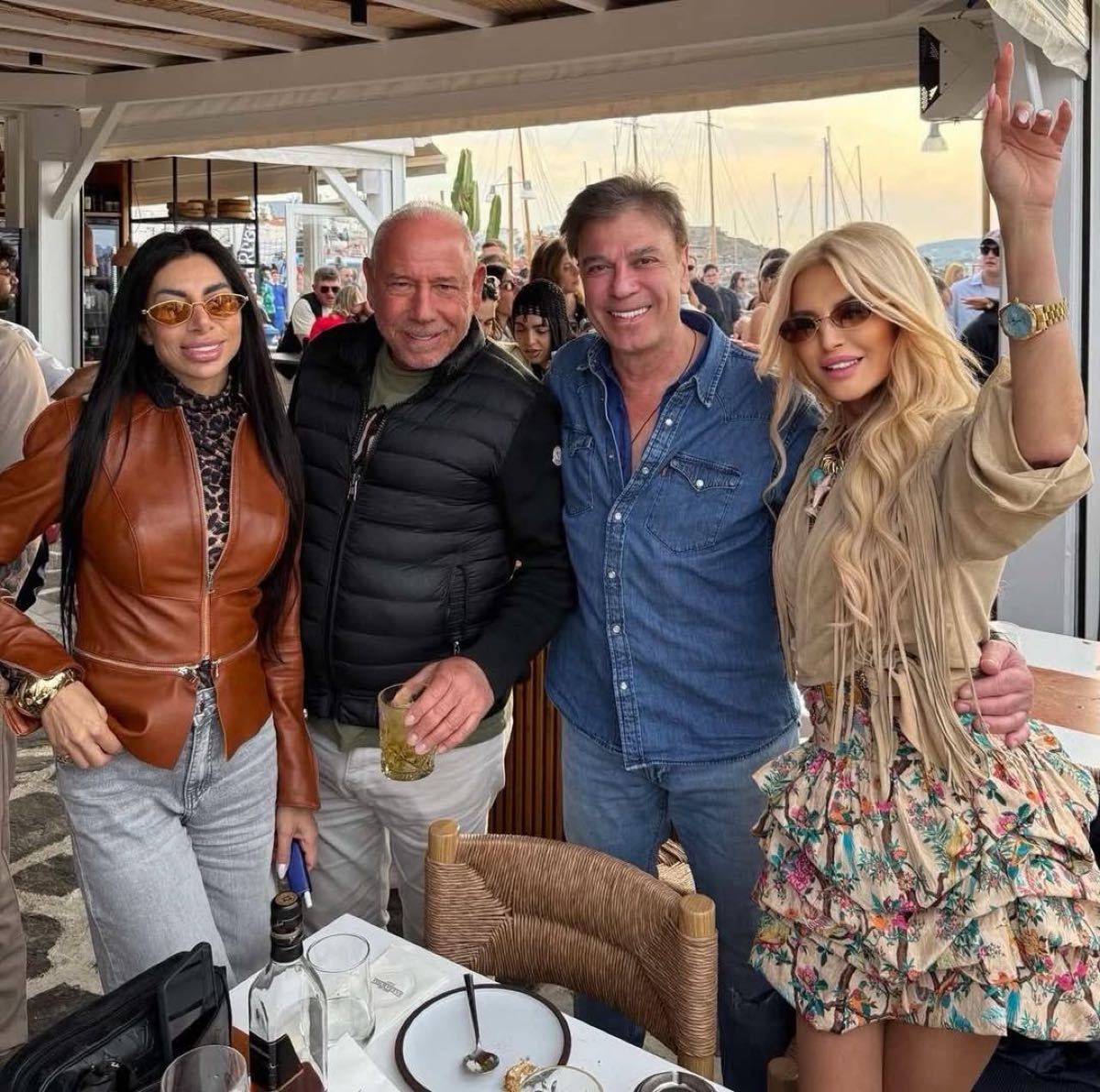 "Η Μαρίνα Πατούλη πιο λαμπερή από ποτέ στην Πάρο με φρέσκες παρέες!" 9 Μαρίνα Πατούλη Σταυράκη