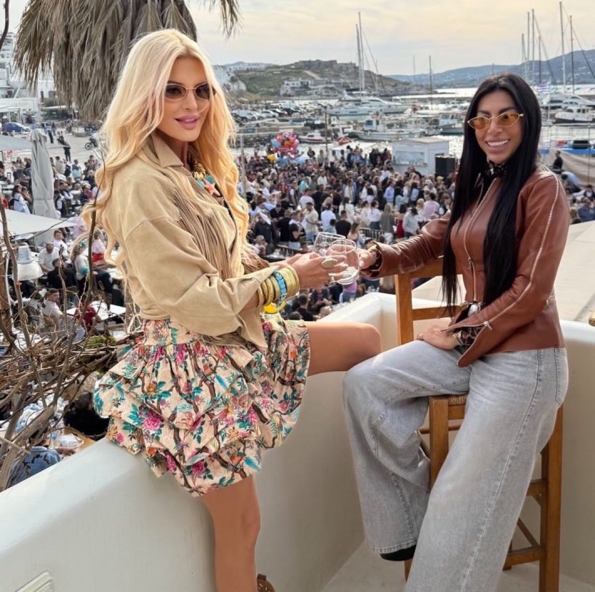 "Η Μαρίνα Πατούλη πιο λαμπερή από ποτέ στην Πάρο με φρέσκες παρέες!" 10 Μαρίνα Πατούλη Σταυράκη