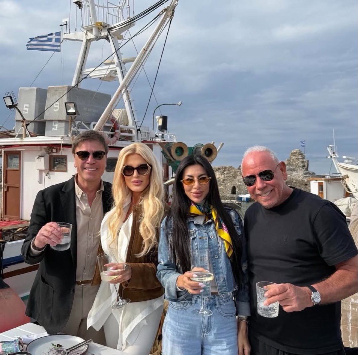 "Η Μαρίνα Πατούλη πιο λαμπερή από ποτέ στην Πάρο με φρέσκες παρέες!" 12 Μαρίνα Πατούλη Σταυράκη