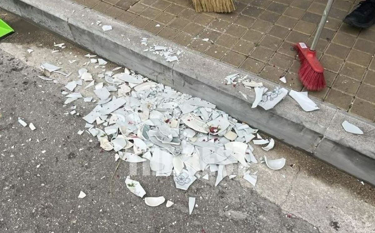 Πάτρα: Με φώτα, πιάτα και κροτίδες γιόρτασαν την πρώτη Ανάσταση