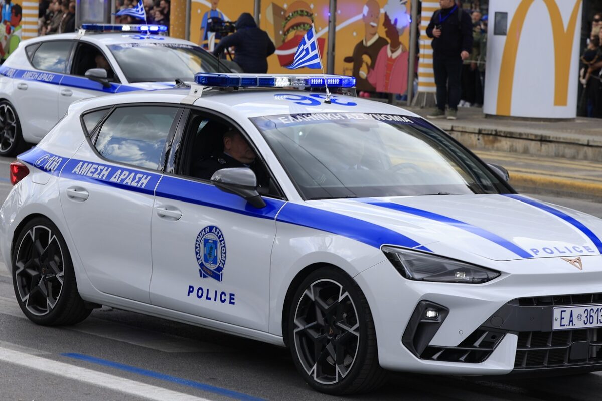 Αυτόκλητοι «τιμωροί παιδόφιλων» έστησαν παγίδα και ξυλοκόπησαν αστυνομικό στην Αθήνα