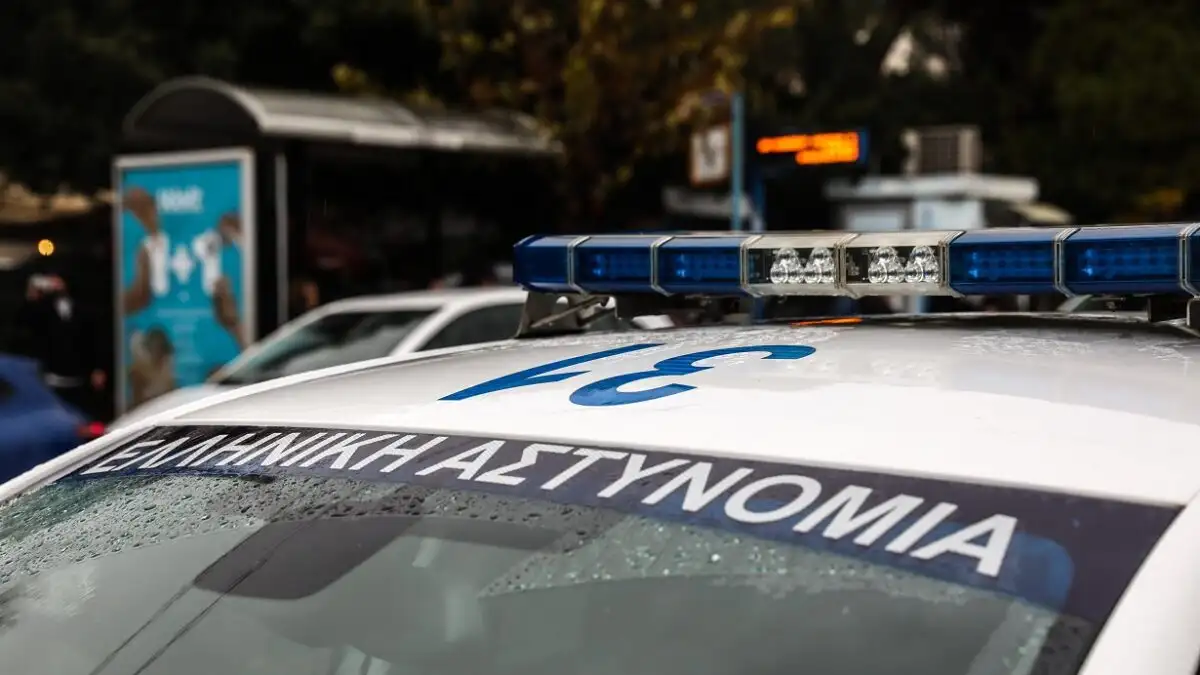 Αθήνα: Αποκαλυπτικό βίντεο από τη δράση του 14χρονου που λήστευε μαγαζιά με μαχαίρι