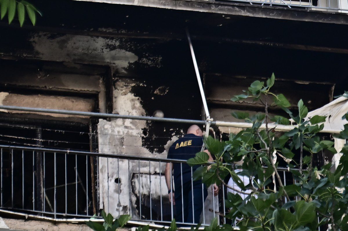 Ο Πέτρος Φιλιππίδης μετά την πυρκαγιά στο σπίτι του