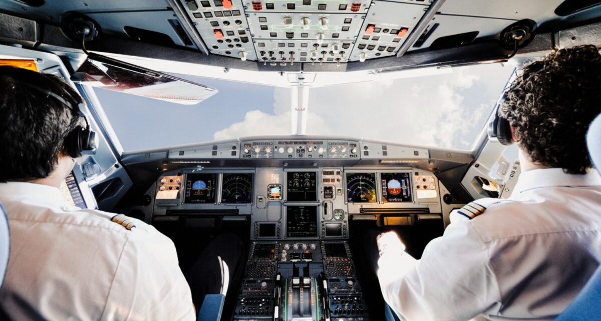 Home 94 Έλληνας πιλότος γίνεται ξανά viral με τις ατάκες του – «Προσγεωσούλα αβαβά»