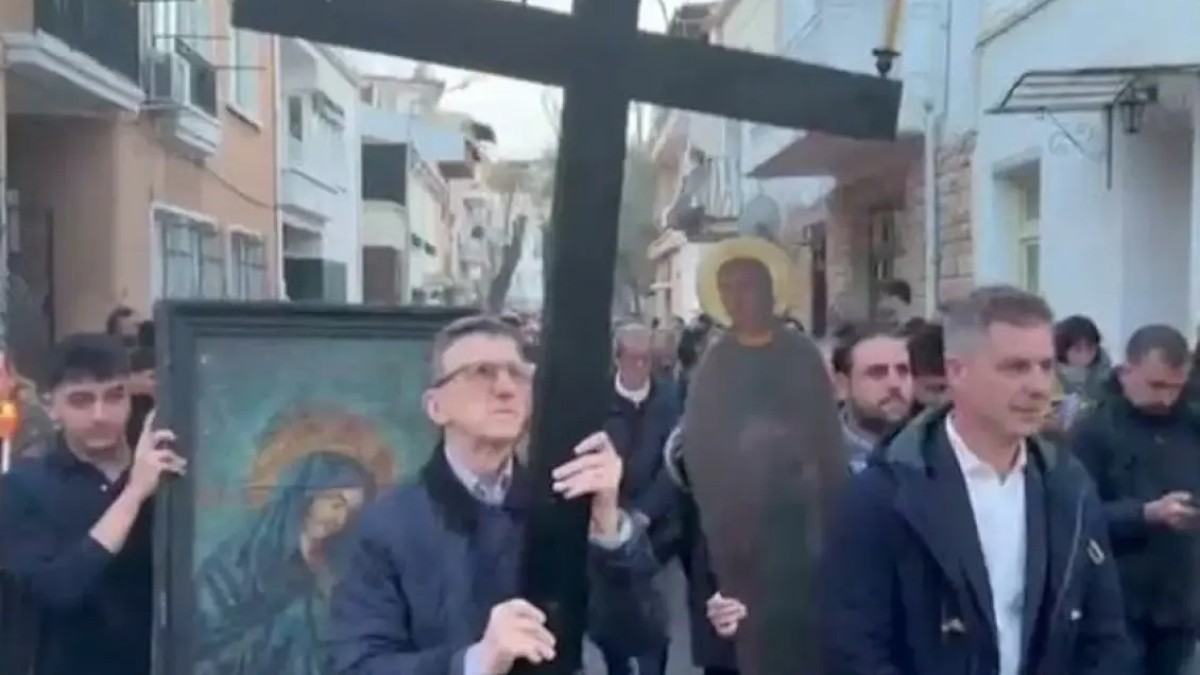 Άρης Πορτοσάλτε: Στην Κωνσταντινούπολη του ανέθεσαν να κρατήσει τον Σταυρό του Μαρτυρίου