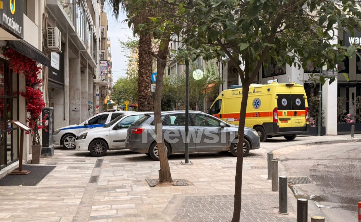 Σοκ στο κέντρο της Αθήνας: Γυναίκα βρέθηκε νεκρή σε ακάλυπτο πολυκατοικίας