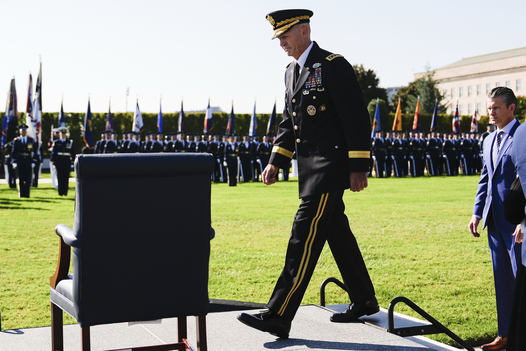 Καταιγιστικές εξελίξεις στο Αμερικανικό Πεντάγωνο: Ο Πιτ Χέγκσεθ απομάκρυνε τον αρχηγό του Γενικού Επιτελείου Στρατού, Ράντι Τζορτζ