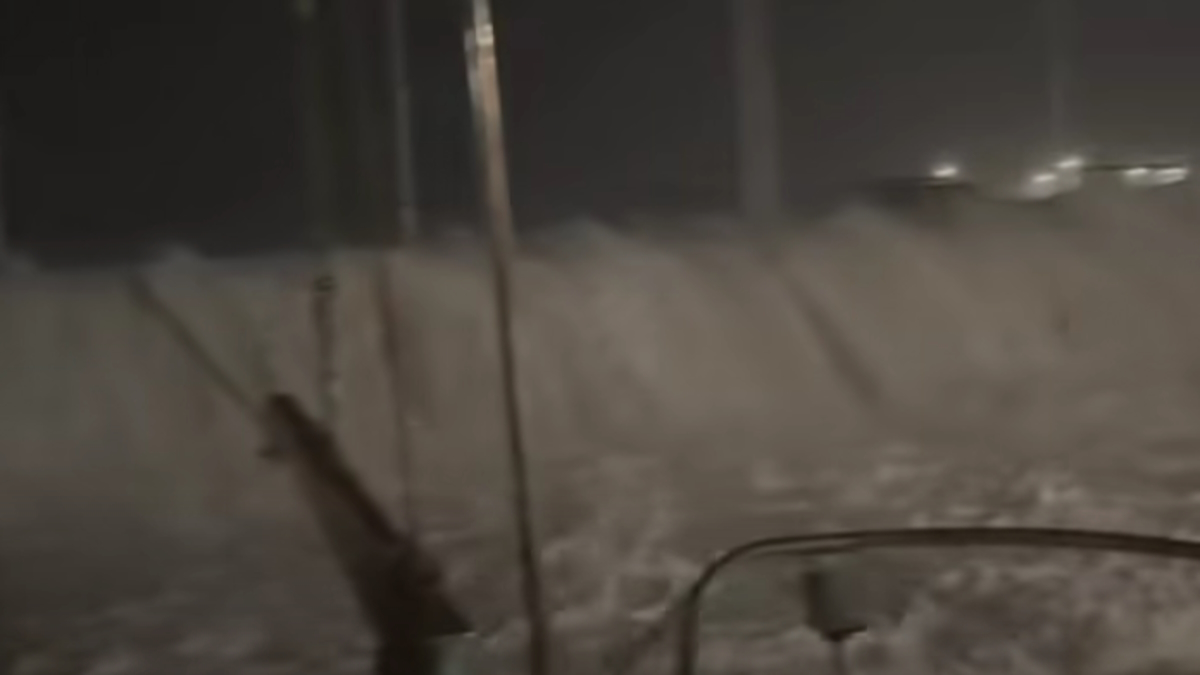 Κακοκαιρία Erminio: Η Ρόδος υπό την οργή της φύσης, άνεμοι ξεπερνούν τα 100 χιλιόμετρα