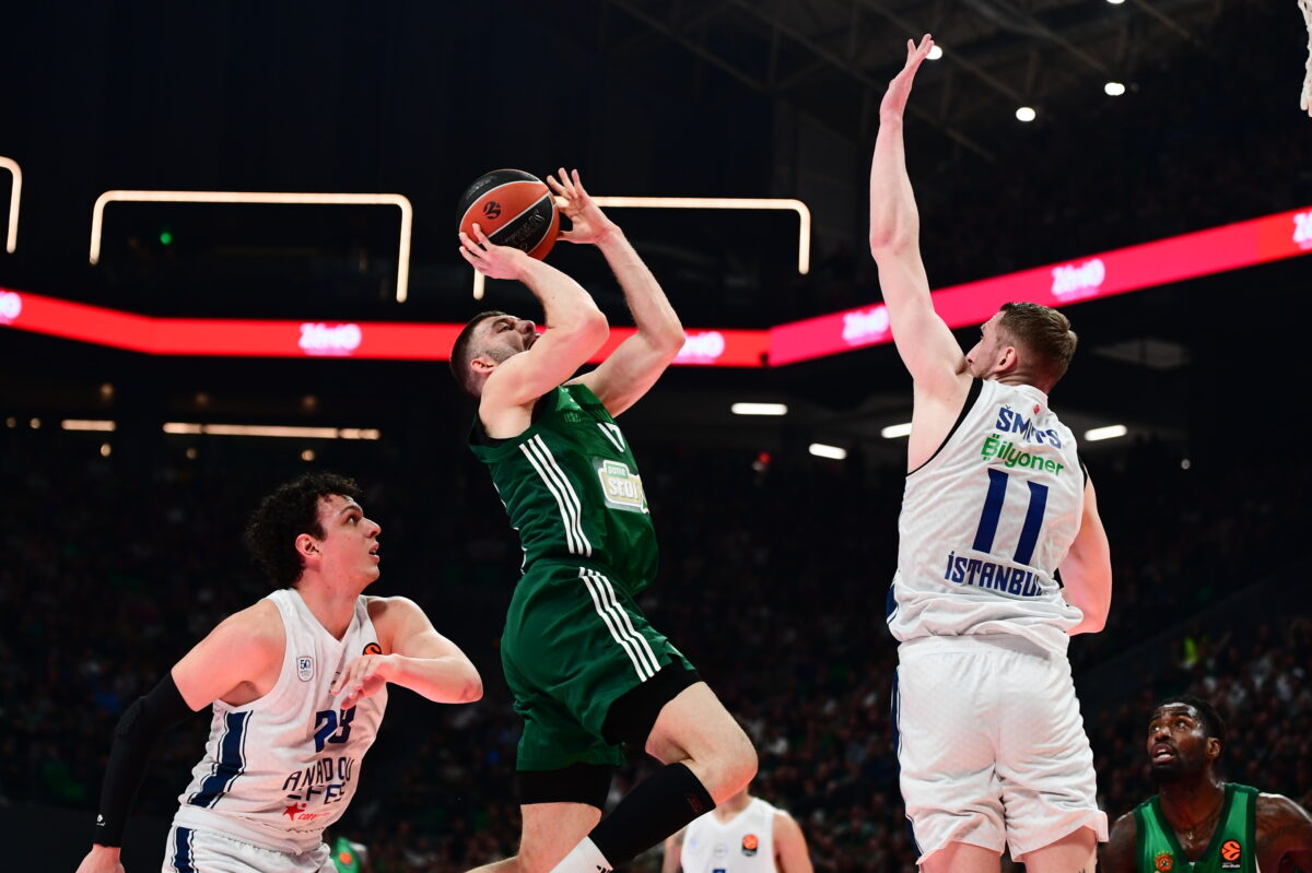 Ο Νίκος Ρογκαβόπουλος πέτυχε ρεκόρ καριέρας στη Euroleague