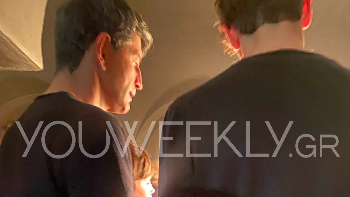 "Ο Σάκης Ρουβάς στον επιτάφιο με τα παιδιά του, απουσία της Κάτιας Ζυγούλη – Αποκλειστικές εικόνες"