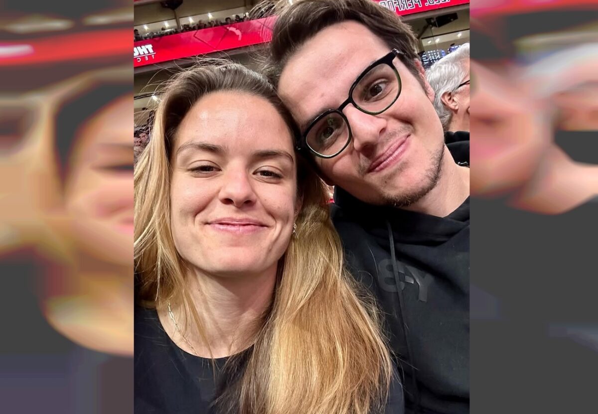 Κωνσταντίνος Μητσοτάκης και Μαρία Σάκκαρη στο ΣΕΦ για τη θριαμβευτική νίκη του Ολυμπιακού επί της Μονακό