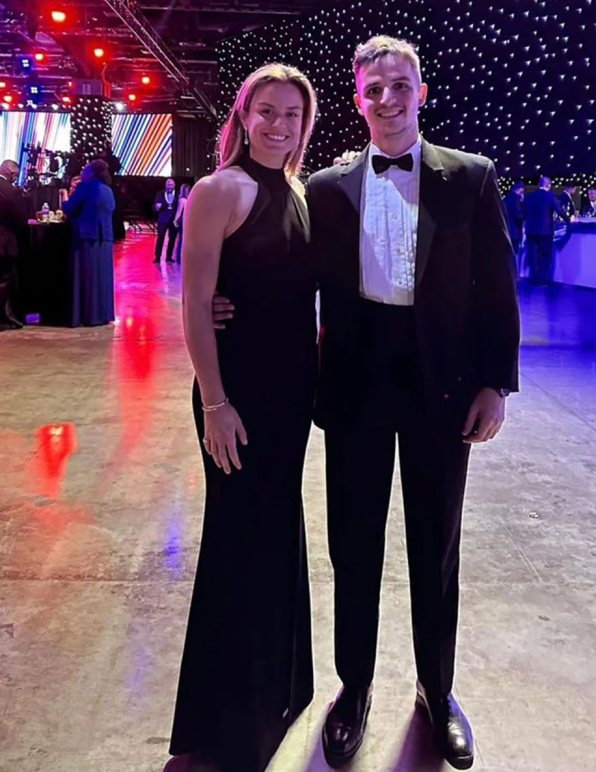 Η Μαρία Σάκκαρη και ο Κωνσταντίνος Μητσοτάκης σε γκαλά για την ορκωμοσία του Τραμπ