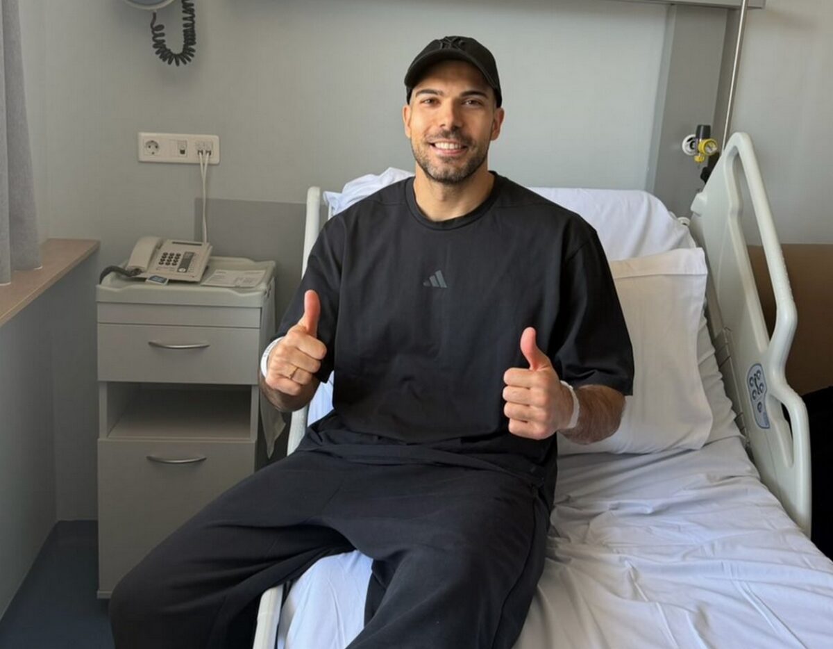 Ο Κώστας Σλούκας μοιράστηκε εικόνα μετά την επέμβαση: «Θα επιστρέψω σύντομα»