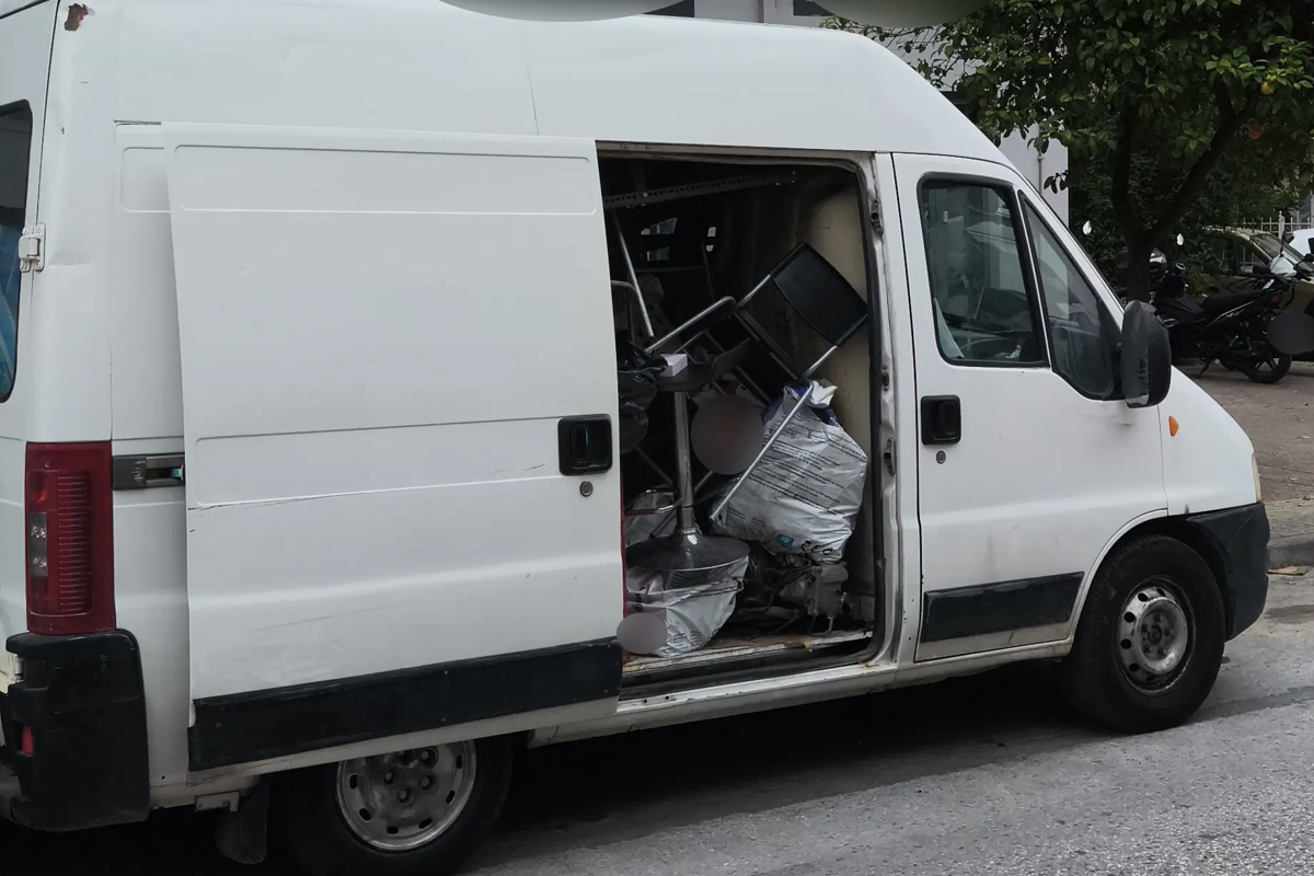 Έκλεβαν μηχανές, τις έκρυβαν σε αποθήκη στον Πειραιά και τις διέθεταν για ανταλλακτικά