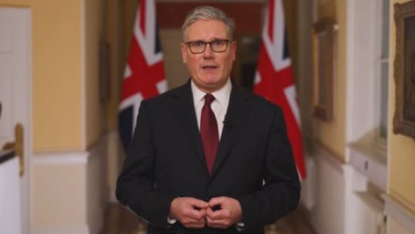 Βρετανία: Ο Στάρμερ απορρίπτει τη συμμετοχή στον αποκλεισμό του Ορμούζ από τον Τραμπ