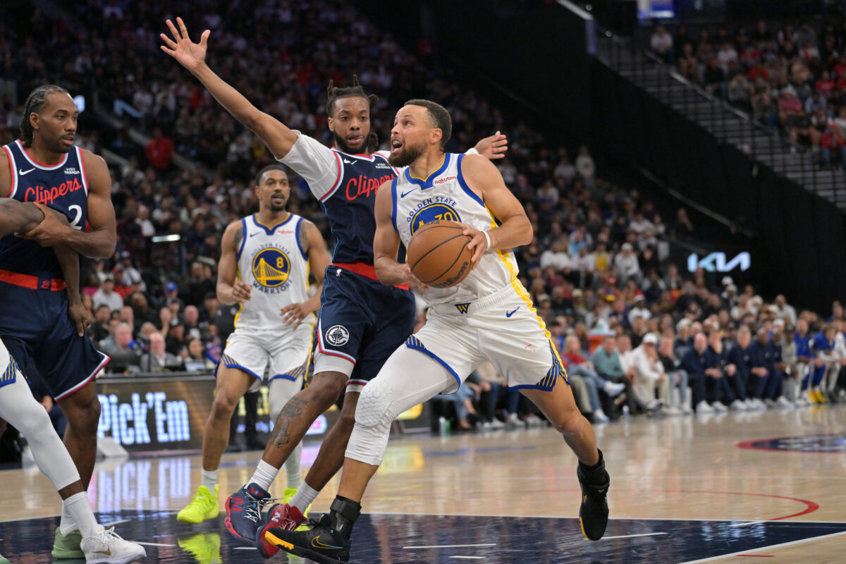 Σκορ NBA: Οι Σίξερς στα playoffs, ανατροπή με Κάρι για τους Γουόριορς