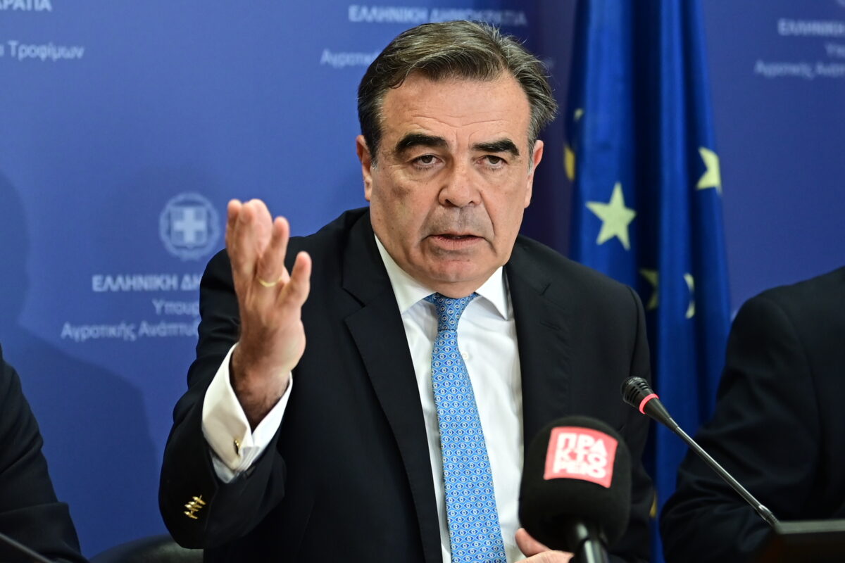 Live η συνέντευξη Τύπου του ΥΠΑΑΤ για την εξέλιξη του αφθώδους πυρετού στη Λέσβο