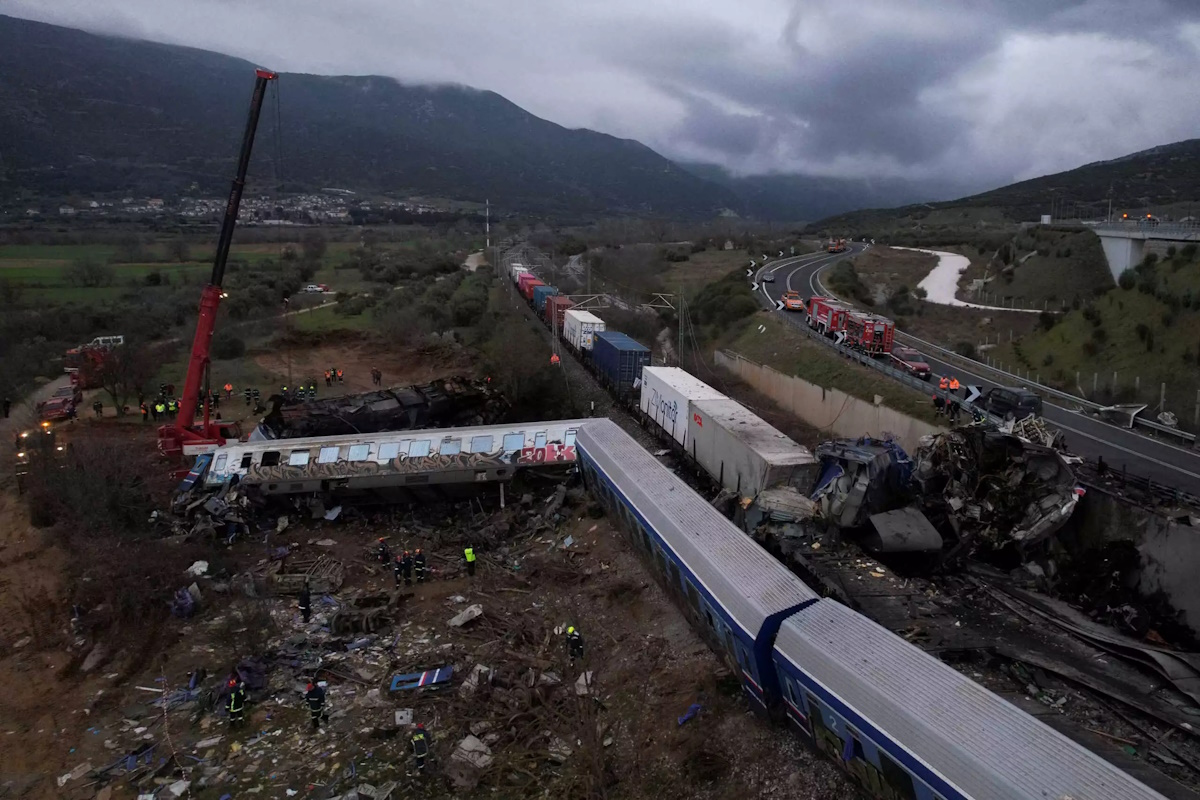 Αποζημίωση σε συγγενείς θυμάτων Τεμπών: Ράπισμα για το ελληνικό δημόσιο – Το σκεπτικό των δικαστών για ευθύνες Υπουργείου Μεταφορών, ΟΣΕ και ΡΑΣ