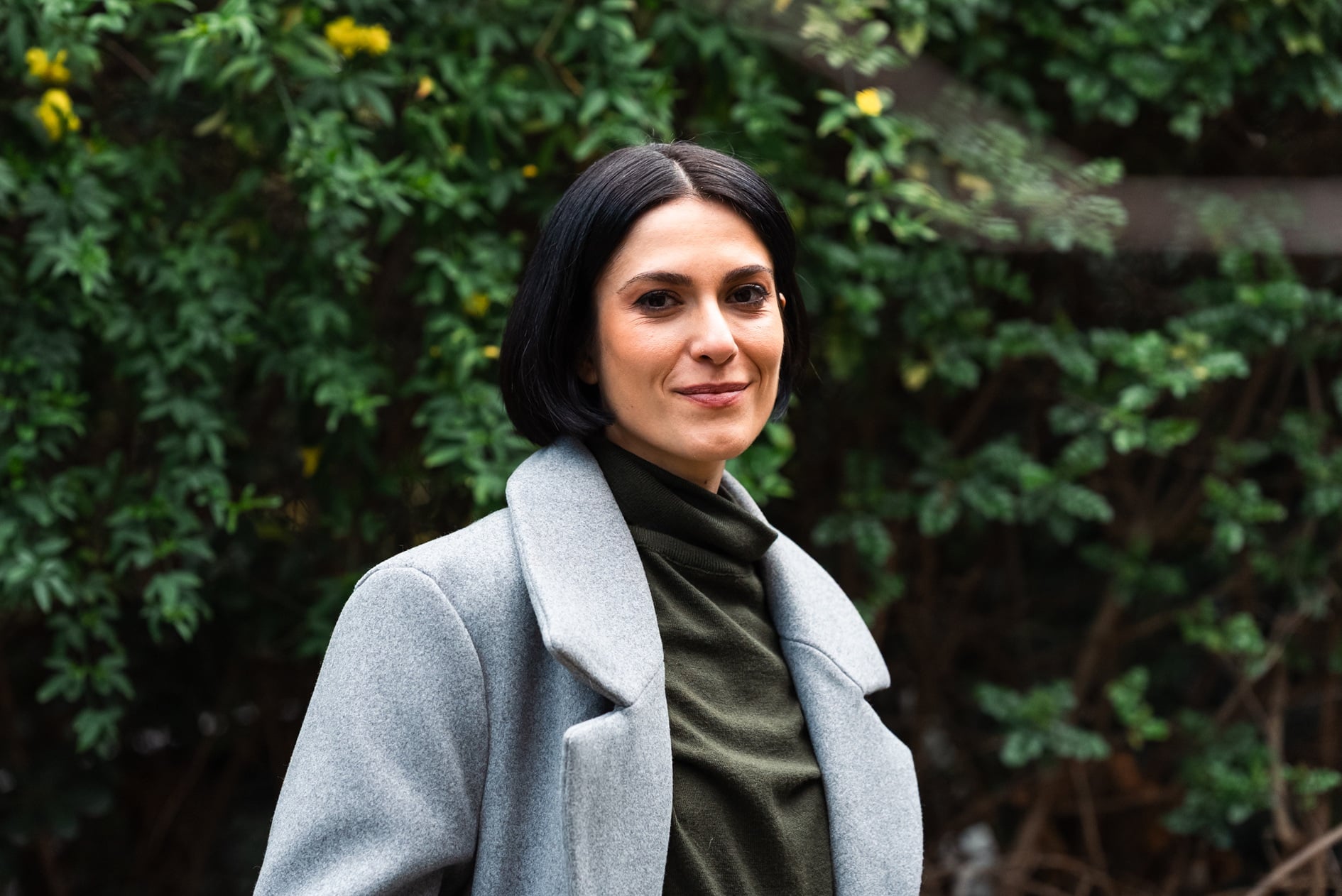 «Μπαμπά σ΄ αγαπώ» – Θεόβη Στύλλου: «Έφυγα από τη δικηγορία και τελικά υποδύομαι τη δικηγόρο στη σειρά»