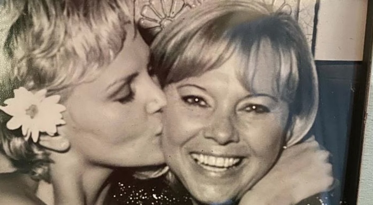 Η Σαρλίζ Θερόν με την μητέρα της, Γκρέντα