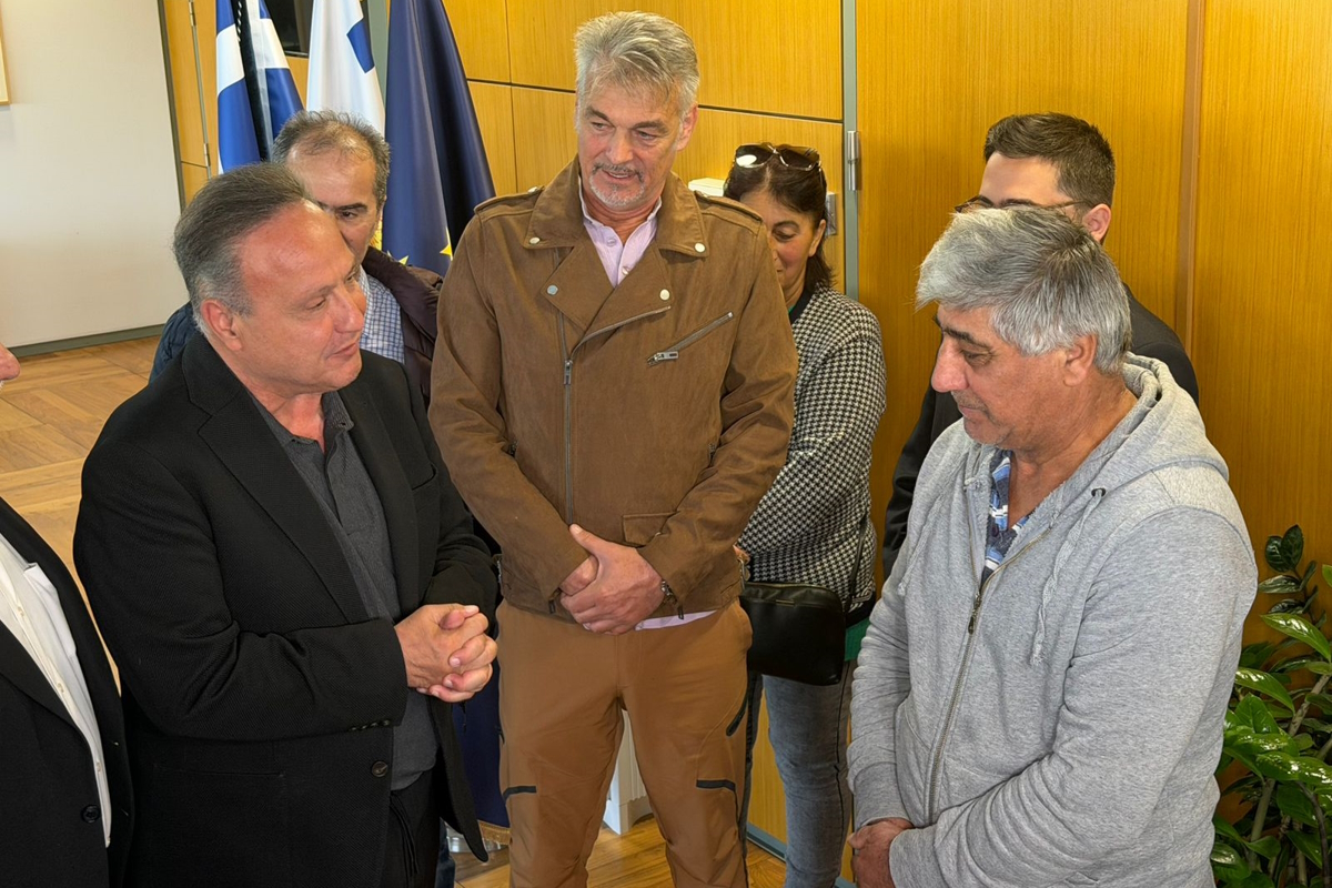 Θεσσαλονίκη: «Είδα το χέρι του να βγαίνει μέσα από τα σκουπίδια», είπε ο ένας από τους δύο υπαλλήλους που έσωσαν τον άστεγο από το απορριμματοφόρο