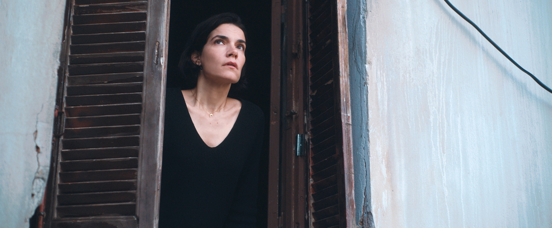 «Το Τελευταίο Νησί»: Ο Σταμάτης αποκαλύπτει στη Μαρία τις σκοτεινές ιστορίες που στοιχειώνουν το σπίτι της