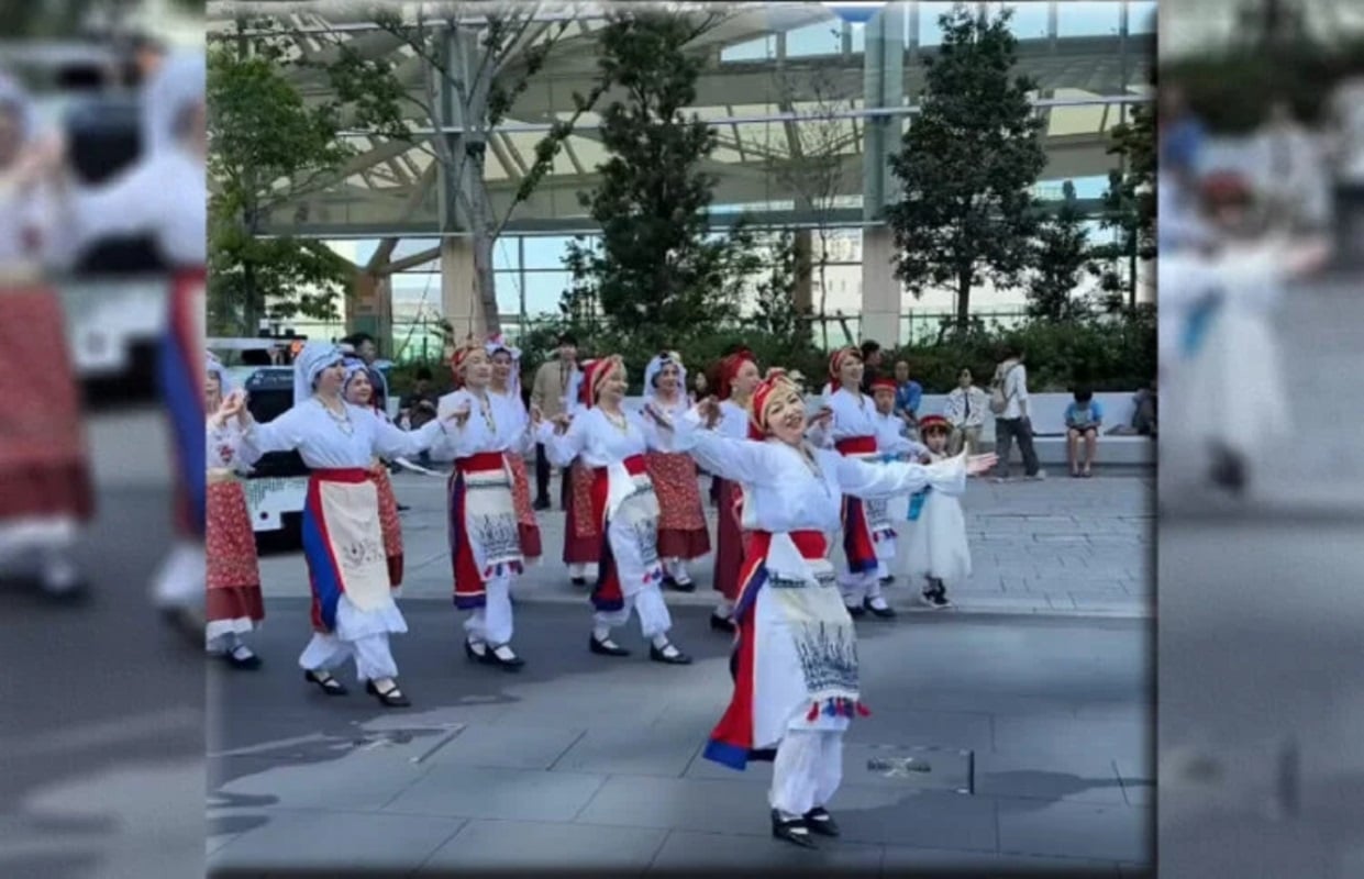 Μαγευτικές εικόνες στην Ιαπωνία: Ελληνικοί παραδοσιακοί χοροί στους δρόμους του Τόκιο για το Πάσχα – ΒΙΝΤΕΟ