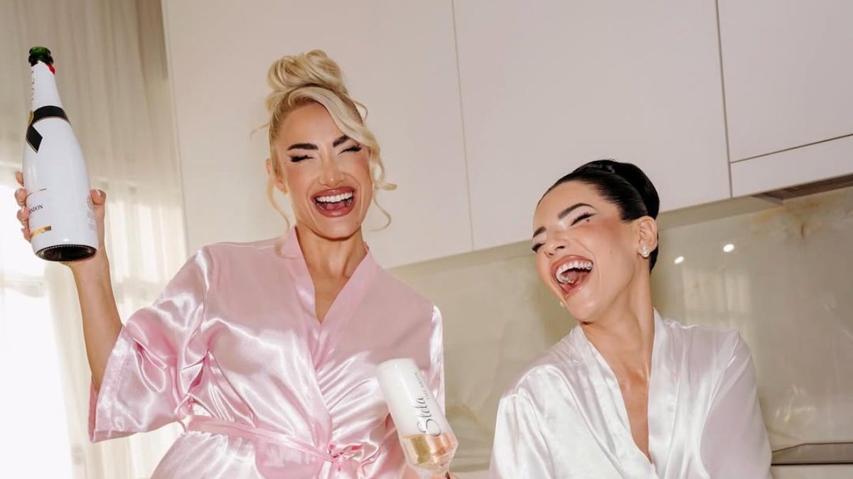 Ιωάννα Τούνη – Στέλλα Πάσσαρη: Πώς ήταν οι δύο φίλες πριν από 10 χρόνια;