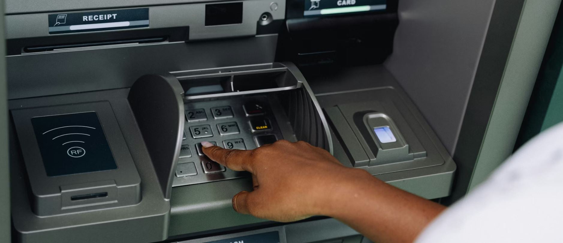 Home 73 Πάσχα: Ποιες μέρες θα παραμείνουν κλειστές οι τράπεζες-Τι ισχύει για τις συναλλαγές σας