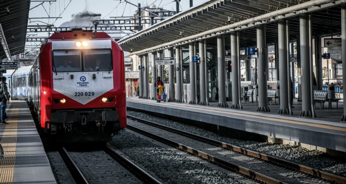 Σκύδρα: Τρένο σταμάτησε μετά από πρόσκρουση με ζώο – Οι επιβάτες μεταφέρθηκαν με λεωφορεία