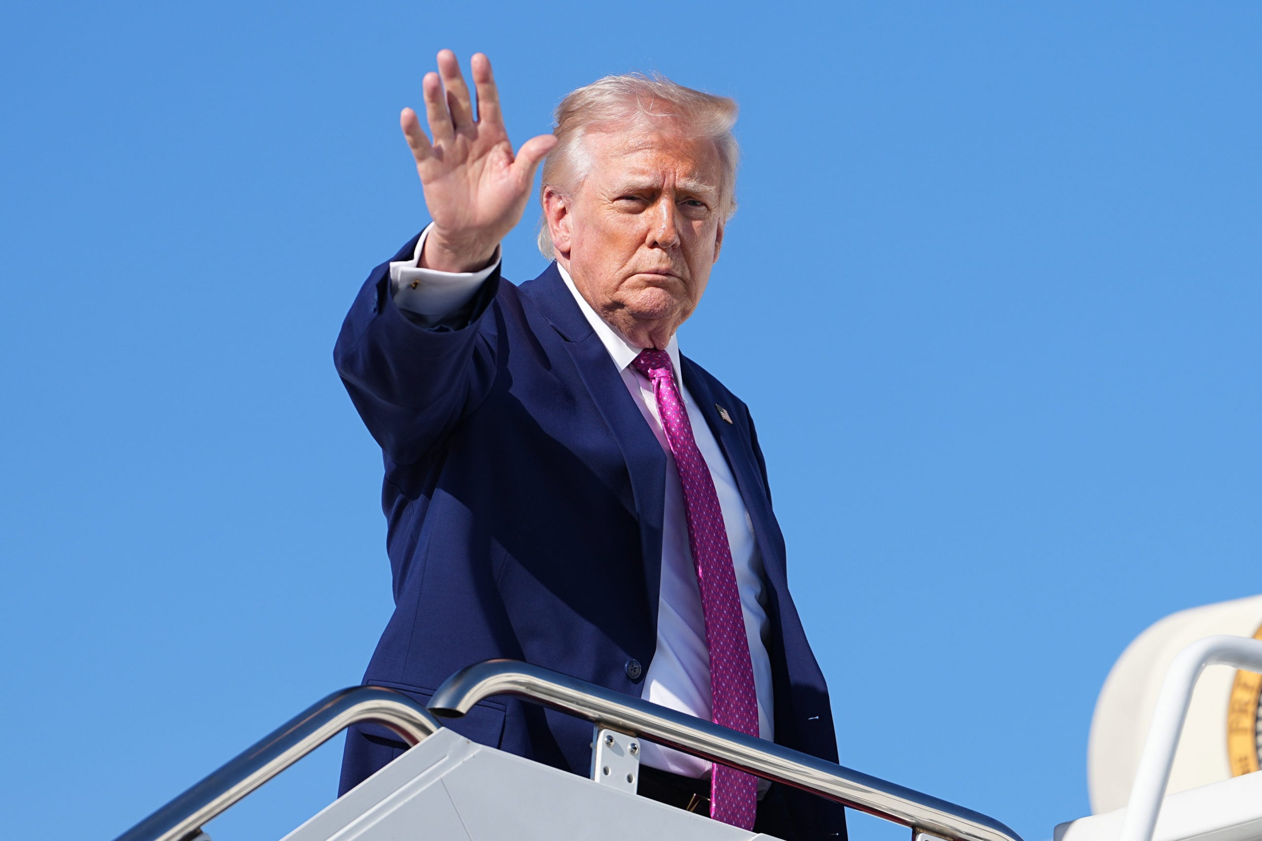 Ντόναλντ Τραμπ: Τα Στενά του Ορμούζ θα ξεκλειδώσουν «άμεσα και πολύ σύντομα»