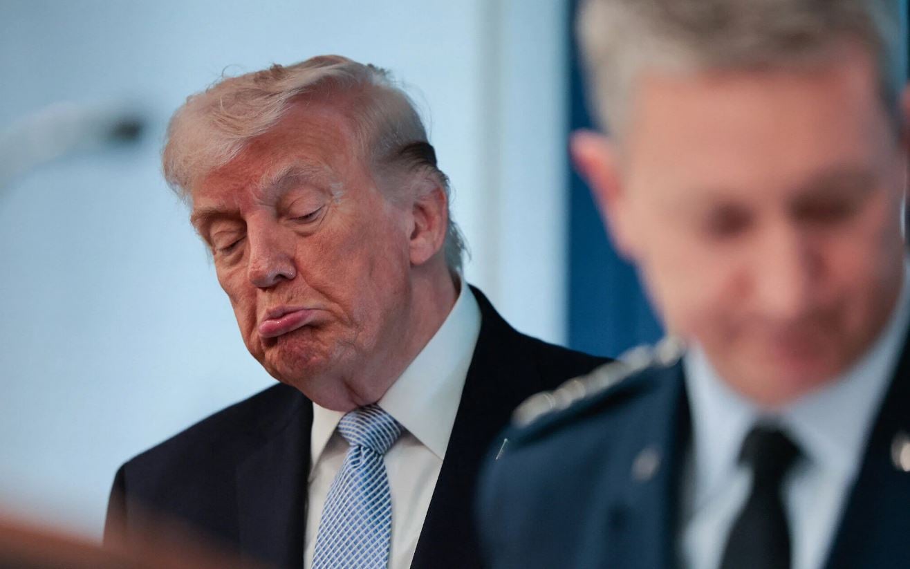 Τραμπ: «Το Ιράν μόλις δήλωσε ότι τα Στενά του Ορμούζ είναι εντελώς ανοιχτά – Ευχαριστώ»