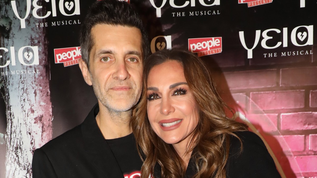 Διάσημο ζευγάρι της showbiz ενέπνευσε το «Μέχρι Μάη μήνα» – Η αποκάλυψη του Φοίβου