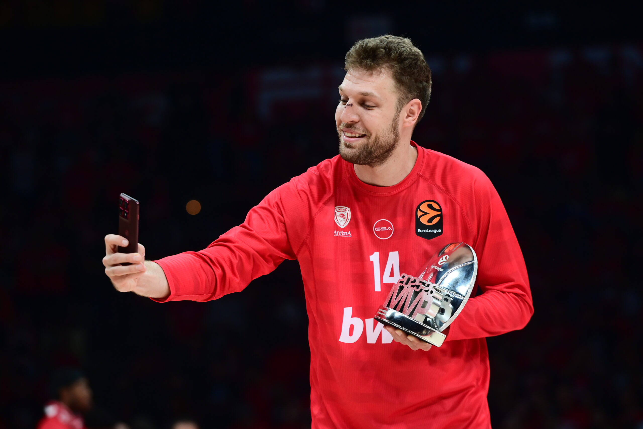 Ο Βεζένκοφ βγάζει σέλφι