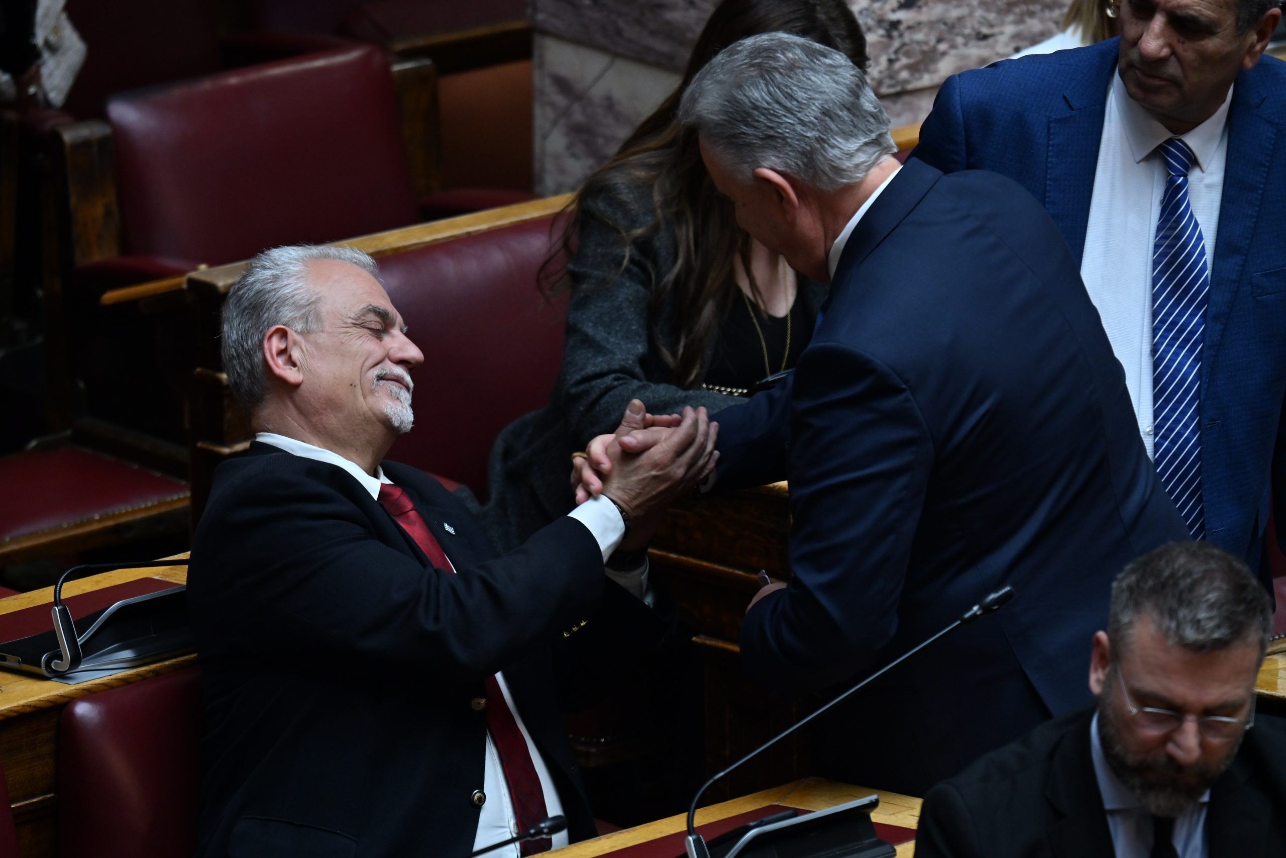 Βουλή, Άρση ασυλίας, πηγαδάκια