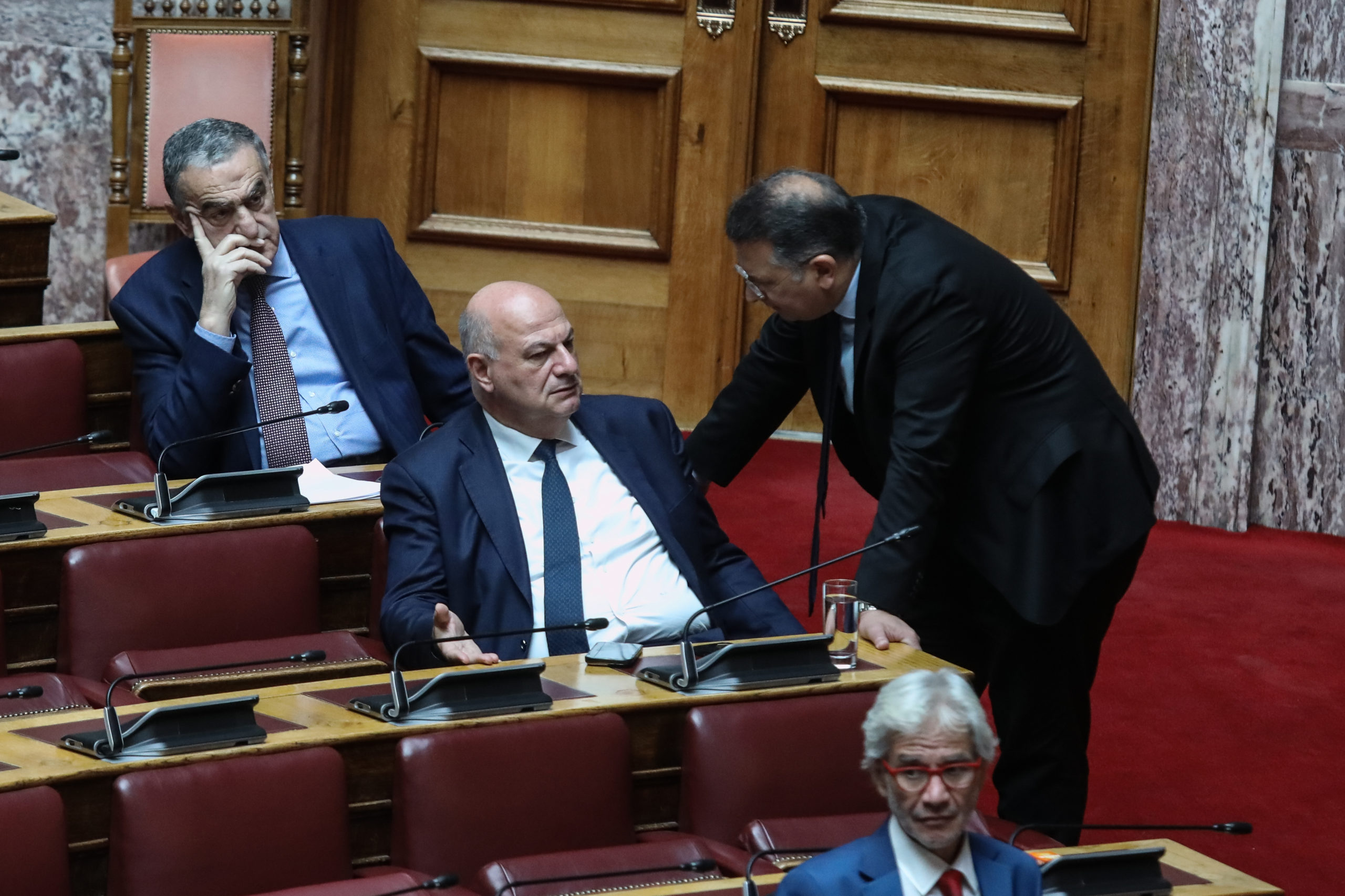 Βουλή, Άρση ασυλίας, πηγαδάκια