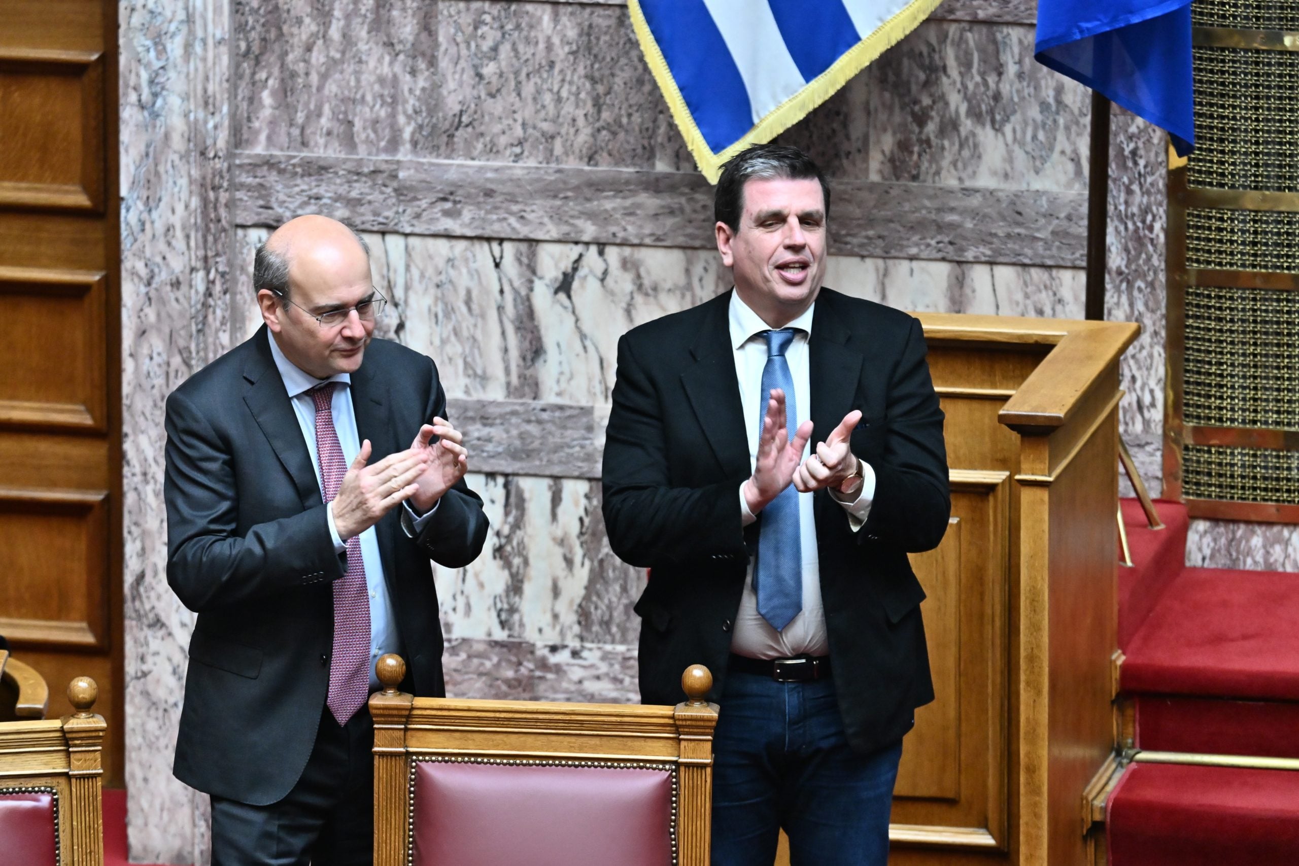 Βουλή: Εγκρίθηκε το σχέδιο νόμου για τη δημόσια διοίκηση