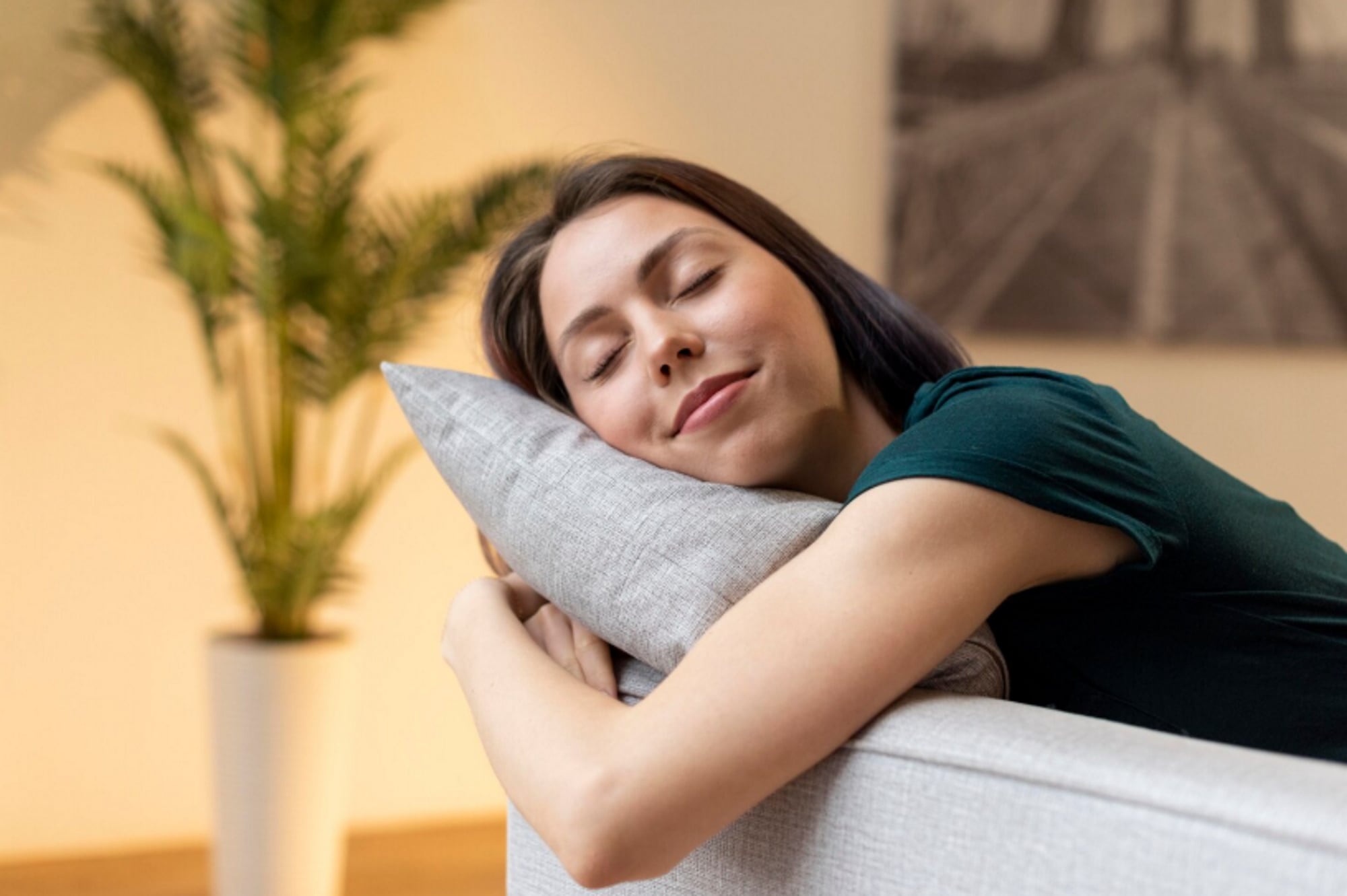 Μεσημεριανός ύπνος: Τα οφέλη, οι παγίδες και η ιδανική διάρκεια, σύμφωνα με ειδικούς